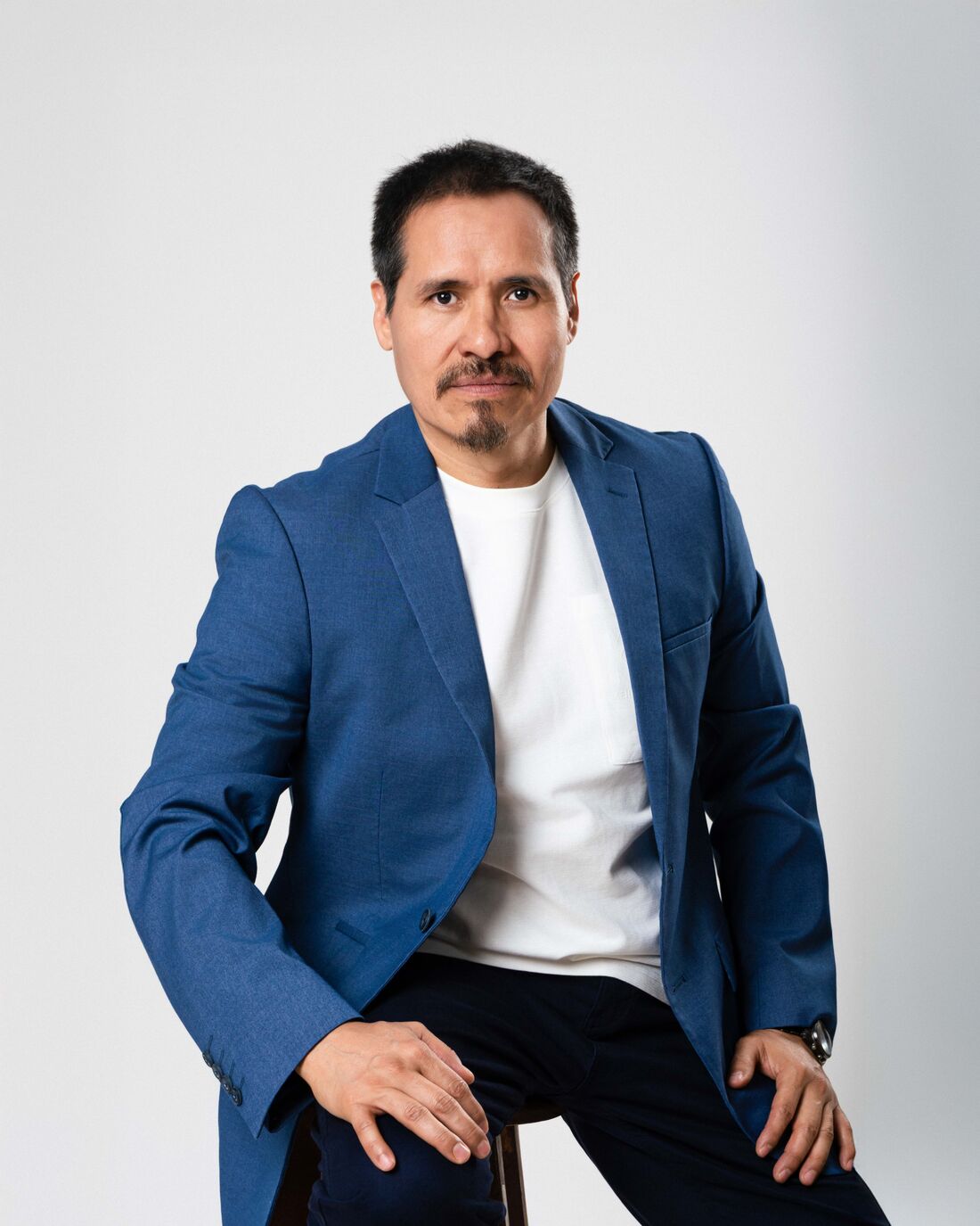 Retrato sobrio y directo de actor para casting corporativo